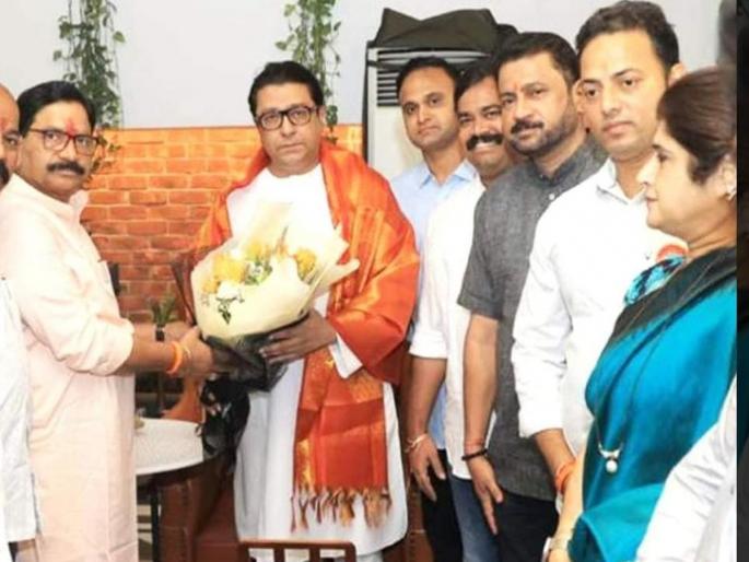 Mumbai Lok Sabha Election 2024: Shiv Sena Shinde faction candidate Ravindra Waikar met Raj Thackeray | शिवसेना शिंदे गटाचे उमेदवार रवींद्र वायकर यांनी घेतली राज ठाकरे यांची भेट Mumbai Lok Sabha Election 2024: Shiv Sena Shinde faction candidate Ravindra Waikar met Raj Thackeray | शिवसेना शिंदे गटाचे उमेदवार रवींद्र वायकर यांनी घेतली राज ठाकरे यांची भेट