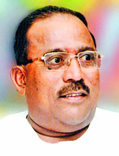 Manohar Sapate, former mayor of Solapur, was arrested by the police | सोलापुरातील राष्ट्रवादीचे माजी महापौर मनोहर सपाटे यांना पोलिसांनी केली अटक
