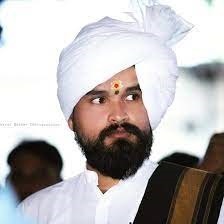 Big news; ‘Annis’ aggressive..Maharaj disappears; Ashram closed due to lockdown! | मोठी बातमी; ‘अंनिस’ आक्रमक..महाराज गायब; आश्रम म्हणे लॉकडाऊनमुळे बंद! Big news; ‘Annis’ aggressive..Maharaj disappears; Ashram closed due to lockdown! | मोठी बातमी; ‘अंनिस’ आक्रमक..महाराज गायब; आश्रम म्हणे लॉकडाऊनमुळे बंद!