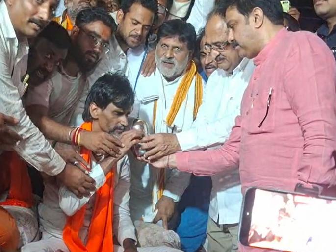 मनोज जरांगे यांचे उपोषण स्थगित; राज्य सरकारच्या शिष्टमंडळाशी झालेल्या चर्चेनंतर निर्णय