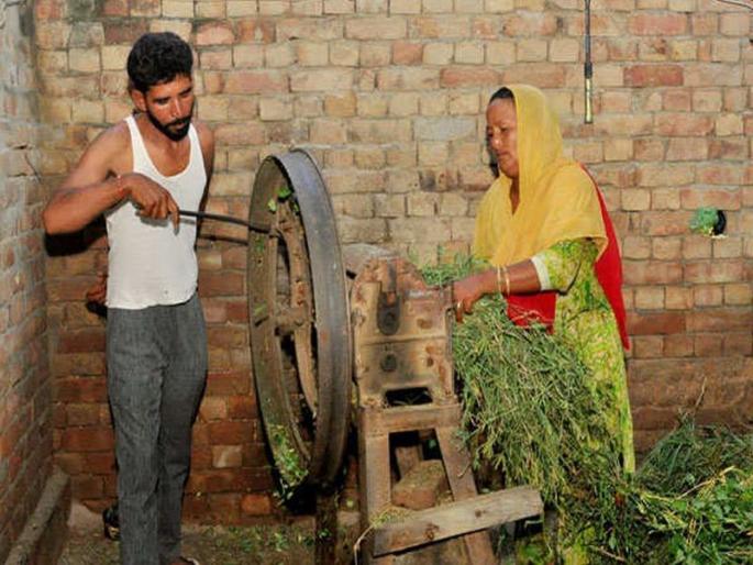 labourer borrows rs 200 to buy lottery ticket wins rs1.5 crore | 200 रुपये उधार घेऊन काढलेल्या लॉटरीच्या तिकिटावर त्यानं जिंकले दीड कोटी labourer borrows rs 200 to buy lottery ticket wins rs1.5 crore | 200 रुपये उधार घेऊन काढलेल्या लॉटरीच्या तिकिटावर त्यानं जिंकले दीड कोटी