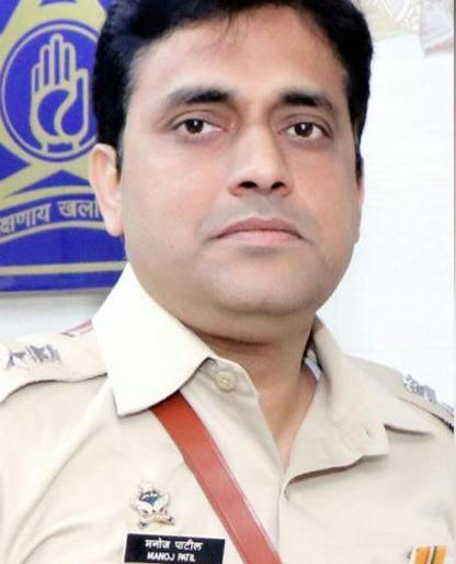 Action taken on 163 accused of Solapur district in two months | दोन महिन्यांत सोलापूर जिल्ह्यातील १६३ आरोपींवर कारवाई Action taken on 163 accused of Solapur district in two months | दोन महिन्यांत सोलापूर जिल्ह्यातील १६३ आरोपींवर कारवाई