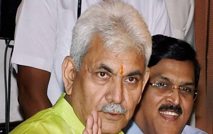 If you see BJP activists, will destroy eyes, break your fingers; Union minister threatens | भाजपाच्या कार्यकर्त्यांकडे पाहिल्यास डोळे फोडू, बोटं तोडू; केंद्रीय मंत्र्याची धमकी If you see BJP activists, will destroy eyes, break your fingers; Union minister threatens | भाजपाच्या कार्यकर्त्यांकडे पाहिल्यास डोळे फोडू, बोटं तोडू; केंद्रीय मंत्र्याची धमकी