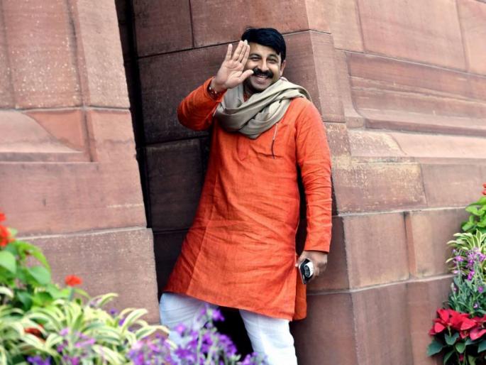 Manoj Tiwari, the BJP's chief minister, attacked the Delhi BJP chief | दिल्ली भाजपा प्रदेशाध्यक्षांवर हल्ला, थोडक्यात बचावले मनोज तिवारी  Manoj Tiwari, the BJP's chief minister, attacked the Delhi BJP chief | दिल्ली भाजपा प्रदेशाध्यक्षांवर हल्ला, थोडक्यात बचावले मनोज तिवारी