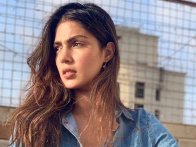 Here is the proof of Sushant Singh Rajput enjoying in disneyland Paris; Indian cricketer Manoj Tiwari post video   | भारतीय क्रिकेटपटूनं केली रिया चक्रवर्तीची 'पोल खोल'?; पोस्ट केला सुशांत सिंगचा जुना Video