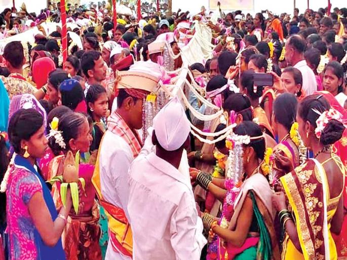 Manor Community Marriage Enthusiasts | मनोरला सामुदायिक विवाह उत्साहात Manor Community Marriage Enthusiasts | मनोरला सामुदायिक विवाह उत्साहात