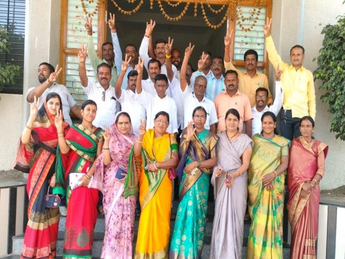 Election of Panchayat Samiti Chairman, Deputy Chairman: Failure of Maha Vikas Aghadi in Manoraya; Change of power in Risod, Malegaon | पंचायत समिती सभापती, उपसभापती निवडणूक : मानोऱ्यात महाविकास आघाडीत बिघाडी; रिसोड, मालेगावात सत्तांतर Election of Panchayat Samiti Chairman, Deputy Chairman: Failure of Maha Vikas Aghadi in Manoraya; Change of power in Risod, Malegaon | पंचायत समिती सभापती, उपसभापती निवडणूक : मानोऱ्यात महाविकास आघाडीत बिघाडी; रिसोड, मालेगावात सत्तांतर