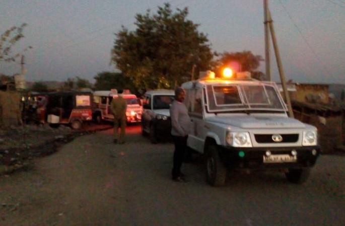 Washim : Manora taluka action against 21 person under police protection! | वाशिम : मानोरा तालुक्यात पोलिस बंदोबस्तात २१ लोटाबहाद्दरांवर कारवाई! Washim : Manora taluka action against 21 person under police protection! | वाशिम : मानोरा तालुक्यात पोलिस बंदोबस्तात २१ लोटाबहाद्दरांवर कारवाई!