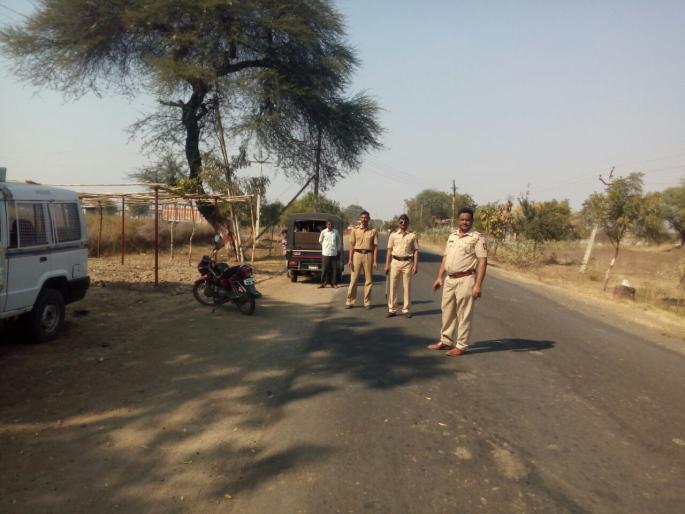 Restraint on the outside traffic: Action on 33 vehicles in Manora taluka! | नियमबाह्य वाहतुकीला लगाम : मानोरा तालुक्यात ३३ वाहनांवर कारवाई! Restraint on the outside traffic: Action on 33 vehicles in Manora taluka! | नियमबाह्य वाहतुकीला लगाम : मानोरा तालुक्यात ३३ वाहनांवर कारवाई!