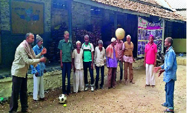 'Shadow' of the scolded life | झिडकारलेल्या आयुष्याला मायेची ‘सावली’ 'Shadow' of the scolded life | झिडकारलेल्या आयुष्याला मायेची ‘सावली’