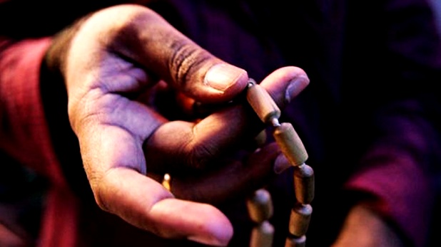 Study To Know Effects Of Maha Mrityunjaya Mantra | महामृत्युंजय' मंत्राच्या जपाने रुग्णांना मिळतंय 'जीवदान'? आरएमएलमध्ये होतेय संशोधन Study To Know Effects Of Maha Mrityunjaya Mantra | महामृत्युंजय' मंत्राच्या जपाने रुग्णांना मिळतंय 'जीवदान'? आरएमएलमध्ये होतेय संशोधन