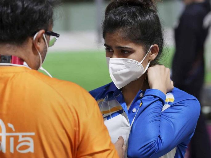 'Papa, let's see how long can fate not be on my side' manu bhaker tells her father after pistol malfunction at Tokyo 2020 | Tokyo Olympic : 'नशीब कधीपर्यंत रुसून राहतं, तेच पाहते'; पिस्तुल बिघडल्यानं हुकली फायनल, मनू भाकरनं वडिलांकडे मोकळं केलं मन! 'Papa, let's see how long can fate not be on my side' manu bhaker tells her father after pistol malfunction at Tokyo 2020 | Tokyo Olympic : 'नशीब कधीपर्यंत रुसून राहतं, तेच पाहते'; पिस्तुल बिघडल्यानं हुकली फायनल, मनू भाकरनं वडिलांकडे मोकळं केलं मन!