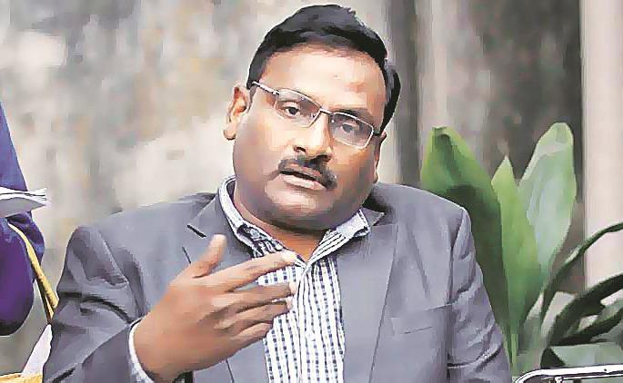 Provide information on the bail application of Maoist Saibaba: High Court order | माओवादी साईबाबाच्या जामीन अर्जावरील कार्यवाहीची माहिती द्या :हायकोर्टाचा आदेश Provide information on the bail application of Maoist Saibaba: High Court order | माओवादी साईबाबाच्या जामीन अर्जावरील कार्यवाहीची माहिती द्या :हायकोर्टाचा आदेश