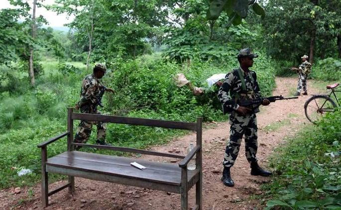 'Good news' to police in Naxal-affected, highly sensitive areas before Dussehra | नक्षलग्रस्त, अतिसंवेदनशील भागातील पोलिसांना दसऱ्यापूर्वी ‘गुड न्यूज’ 'Good news' to police in Naxal-affected, highly sensitive areas before Dussehra | नक्षलग्रस्त, अतिसंवेदनशील भागातील पोलिसांना दसऱ्यापूर्वी ‘गुड न्यूज’