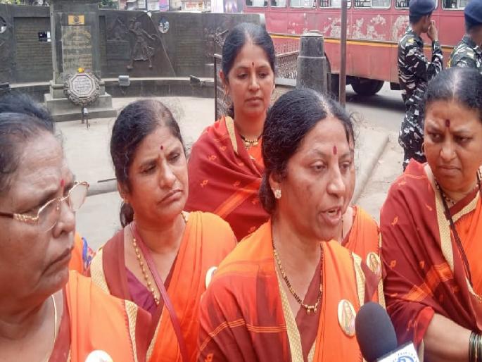 Maratha community protest in Kolhapur against the government which lathicharged the Maratha protesters | ..तर राज्यकर्त्यांना रस्त्यावर फिरु देणार नाही, कोल्हापुरात मराठा समाज आक्रमक Maratha community protest in Kolhapur against the government which lathicharged the Maratha protesters | ..तर राज्यकर्त्यांना रस्त्यावर फिरु देणार नाही, कोल्हापुरात मराठा समाज आक्रमक