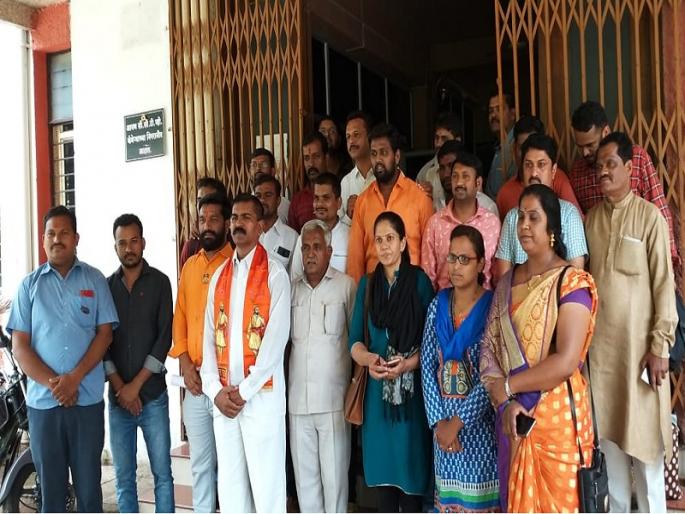 Opposition to use the name of Maratha Kranti Morcha to establish political parties | राजकीय पक्ष काढण्यासाठी मराठा क्रांती मोर्चाचे नाव वापरण्यास विरोध