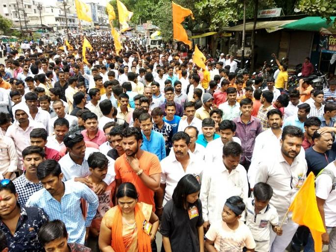 Maratha Reservation: Jagar Gondhal for Maratha reservation in Ambajogai | Maratha Reservation : मराठा आरक्षणासाठी अंबाजोगाईत मराठ्यांचा जागर गोंधळ! Maratha Reservation: Jagar Gondhal for Maratha reservation in Ambajogai | Maratha Reservation : मराठा आरक्षणासाठी अंबाजोगाईत मराठ्यांचा जागर गोंधळ!