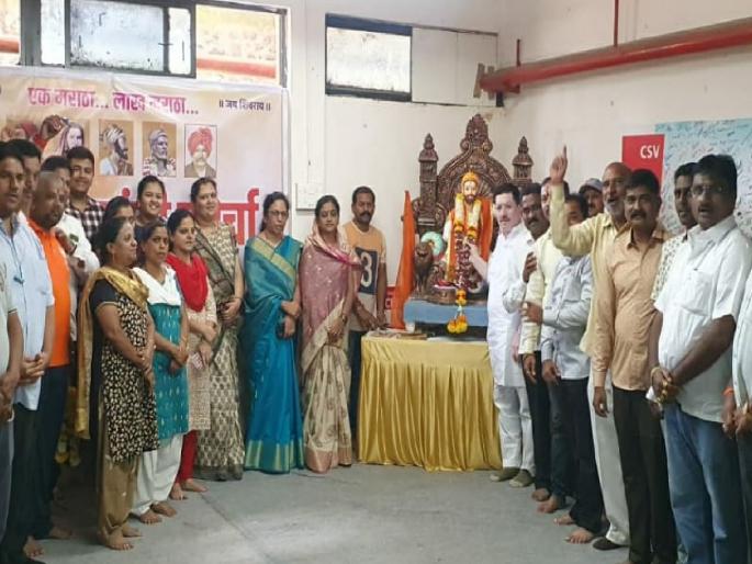 Cancel political and party programs and take to the streets on the issue of reservation for the Maratha community; Appeal of Maratha Kranti Morcha | Maratha Reservation: राजकीय कार्यक्रम रद्द करा..आरक्षणासाठी रस्त्यावर उतरा; मराठा क्रांती मोर्चाचे आवाहन Cancel political and party programs and take to the streets on the issue of reservation for the Maratha community; Appeal of Maratha Kranti Morcha | Maratha Reservation: राजकीय कार्यक्रम रद्द करा..आरक्षणासाठी रस्त्यावर उतरा; मराठा क्रांती मोर्चाचे आवाहन