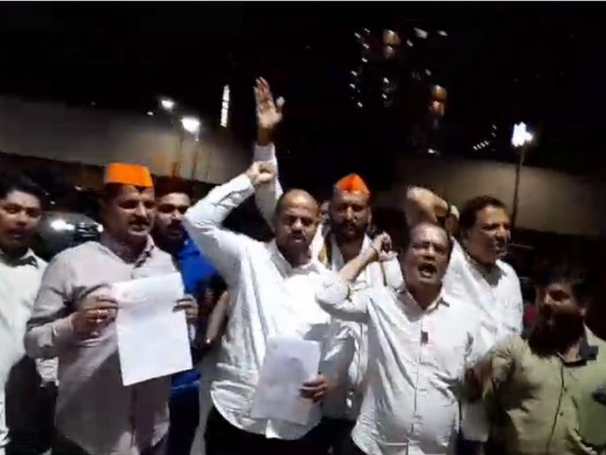 On behalf of all the Marathas, sloganeering, hunger strike was denied permission outside Chief Minister Eknath Shinde's residence | Thane: मुख्यमंत्री एकनाथ शिंदेंच्या निवासस्थानाबाहेर सकल मराठ्यांच्यावतीने घोषणाबाजी, उपोषणाला परवानगी नाकारली On behalf of all the Marathas, sloganeering, hunger strike was denied permission outside Chief Minister Eknath Shinde's residence | Thane: मुख्यमंत्री एकनाथ शिंदेंच्या निवासस्थानाबाहेर सकल मराठ्यांच्यावतीने घोषणाबाजी, उपोषणाला परवानगी नाकारली