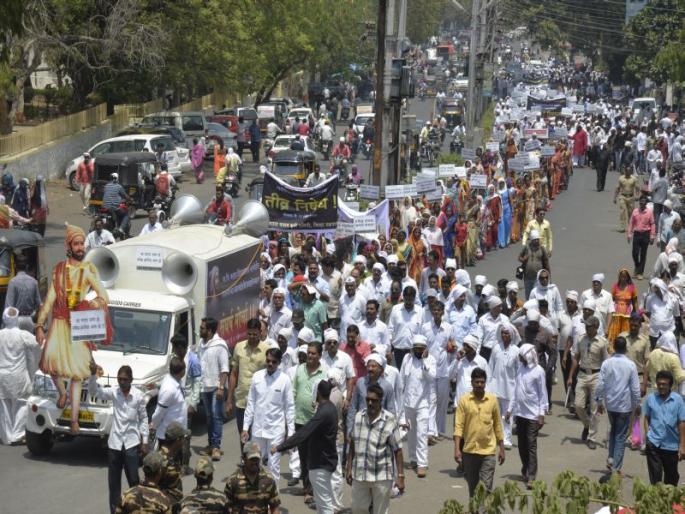 Maratha Samaj's rally in jalgaon | जळगावात ‘मविप्र’प्रश्नी मराठा समाजाचा जिल्हाधिकारी कार्यालयावर मोर्चा Maratha Samaj's rally in jalgaon | जळगावात ‘मविप्र’प्रश्नी मराठा समाजाचा जिल्हाधिकारी कार्यालयावर मोर्चा