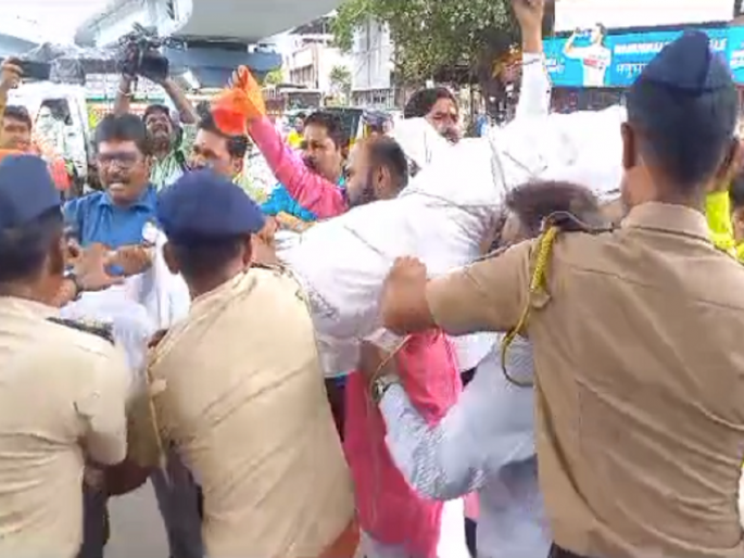 An attempt by the Maratha Kranti Thok morcha to hold a symbolic funeral procession for the state government for reservation | आरक्षणासाठी मराठा क्रांती ठोकमोर्चाकडून राज्यशासनाची प्रतीकात्मक अंत्ययात्रा काढण्याचा प्रयत्न An attempt by the Maratha Kranti Thok morcha to hold a symbolic funeral procession for the state government for reservation | आरक्षणासाठी मराठा क्रांती ठोकमोर्चाकडून राज्यशासनाची प्रतीकात्मक अंत्ययात्रा काढण्याचा प्रयत्न