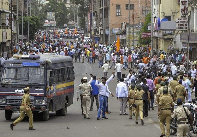 The inflammatory reality of 'Atrocity', only 14 percent of Dalit crimes committed! | ‘अट्रोसिटी’चे दाहक वास्तव, दलितावरील अत्याचाराचे शाबित गुन्हे केवळ १४ टक्के ! The inflammatory reality of 'Atrocity', only 14 percent of Dalit crimes committed! | ‘अट्रोसिटी’चे दाहक वास्तव, दलितावरील अत्याचाराचे शाबित गुन्हे केवळ १४ टक्के !