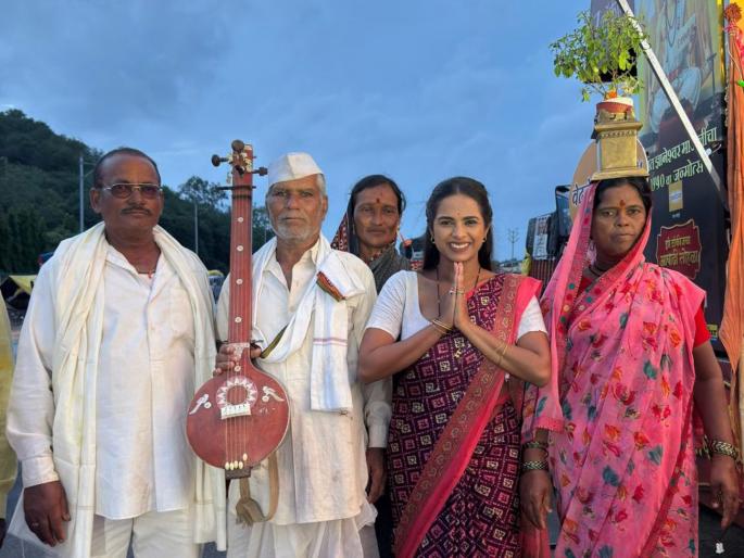 marathi actress Amruta Dhongde shared her experience of Ashadhi Wari 2025 | "मी आयुष्यात पहिल्यांदाच ज्ञानेश्वर माऊलींच्या पादुकांचं दर्शन घेतलं, अन्.."; अमृता धोंगडेने सांगितला आषाढी वारीचा अनुभव marathi actress Amruta Dhongde shared her experience of Ashadhi Wari 2025 | "मी आयुष्यात पहिल्यांदाच ज्ञानेश्वर माऊलींच्या पादुकांचं दर्शन घेतलं, अन्.."; अमृता धोंगडेने सांगितला आषाढी वारीचा अनुभव