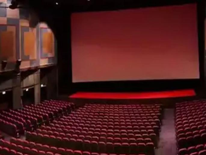 The business of Marathi movies slowed down during the holiday season | सुट्टीच्या हंगामात मंदावला मराठी सिनेमांचा धंदा The business of Marathi movies slowed down during the holiday season | सुट्टीच्या हंगामात मंदावला मराठी सिनेमांचा धंदा