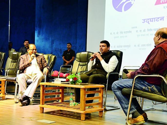 Do not cut Marathi film subsidy: Chief Minister assured | मराठी चित्रपटाच्या अनुदानात कपात करणार नाही : मुख्यमंत्र्यांचे आश्वासन