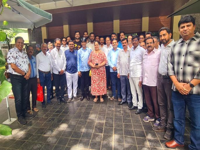 "...then the creators will kill themselves!" 200 film rejection bad mood; Producers meeting in Pune | "...तर निर्माते आत्महत्या करतील!" २०० चित्रपट नाकारल्याने मनस्थिती वाईट; पुण्यात निर्मात्यांची बैठक "...then the creators will kill themselves!" 200 film rejection bad mood; Producers meeting in Pune | "...तर निर्माते आत्महत्या करतील!" २०० चित्रपट नाकारल्याने मनस्थिती वाईट; पुण्यात निर्मात्यांची बैठक