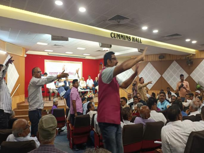 Murder of democracy in 'Masap' meeting! Constitutional amendment passed without discussion | ‘मसाप’ सभेत लोकशाहीचा खून ! चर्चेविनाच घटना दुरूस्ती मंजूर Murder of democracy in 'Masap' meeting! Constitutional amendment passed without discussion | ‘मसाप’ सभेत लोकशाहीचा खून ! चर्चेविनाच घटना दुरूस्ती मंजूर
