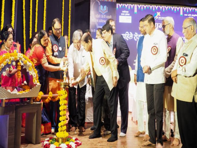 Got the status of a nobleman; but the language skills remain the same..! | अभिजात दर्जा मिळाला; पण भाषेची लक्तरे तशीच..! Got the status of a nobleman; but the language skills remain the same..! | अभिजात दर्जा मिळाला; पण भाषेची लक्तरे तशीच..!