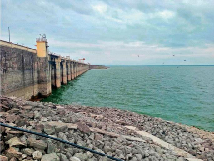 Marathwada is still dry, there is hardly any water in the big dams | मराठवाडा अजूनही कोरडाच, मोठ्या धरणांत जेमतेम पाणी Marathwada is still dry, there is hardly any water in the big dams | मराठवाडा अजूनही कोरडाच, मोठ्या धरणांत जेमतेम पाणी