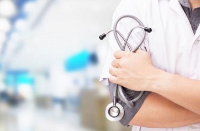 Resident doctors warn of strike | निवासी डॉक्टरांनी दिला संपाचा इशारा