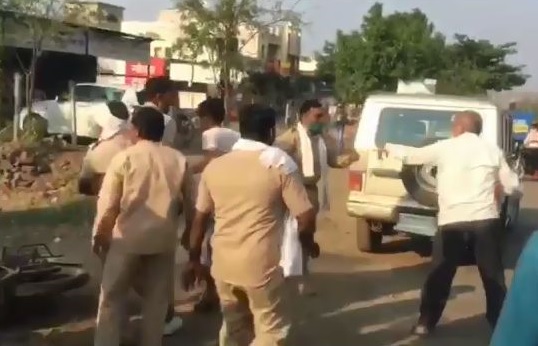 Attack on power recovery personnel, incident in Yavatmal district | वीज वसुली मोहिम राबविणाऱ्या कर्मचाऱयांवर हल्ला, यवतमाळ जिल्ह्यातील घटना