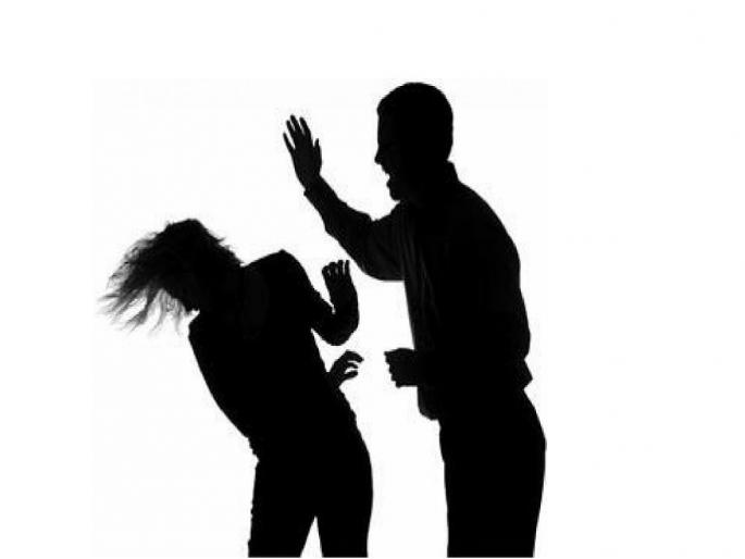 Mental torture of doctor's wife for bringing money from father; case filed against the husband and mother-in-law | माहेरून पैसे आणण्यासाठी डॉक्टर पत्नीचा मानसिक छळ; डॉक्टर पती व सासूविरोधात गुन्हा दाखल Mental torture of doctor's wife for bringing money from father; case filed against the husband and mother-in-law | माहेरून पैसे आणण्यासाठी डॉक्टर पत्नीचा मानसिक छळ; डॉक्टर पती व सासूविरोधात गुन्हा दाखल