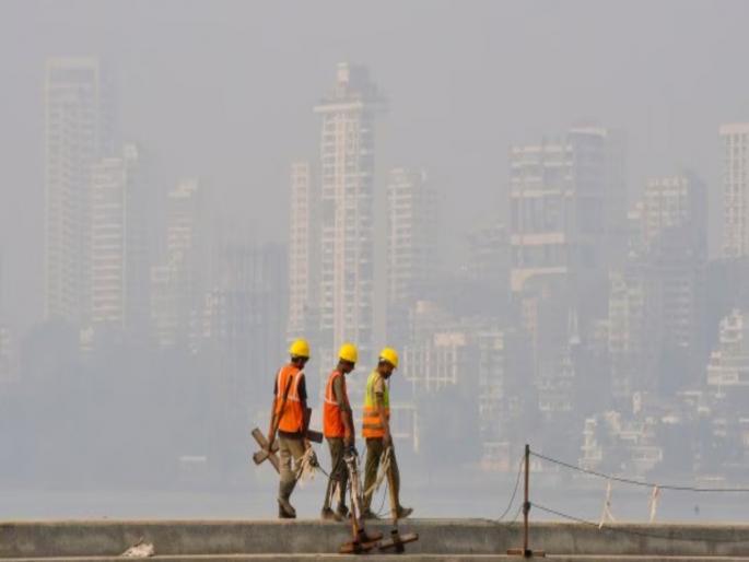 Mumbai air quality has been steadily deteriorating for the past few days | आपण मुंबईत आहोत की दिल्लीत? शहरावर धुरक्याचे साम्राज्य, हवेचा दर्जा वाईट Mumbai air quality has been steadily deteriorating for the past few days | आपण मुंबईत आहोत की दिल्लीत? शहरावर धुरक्याचे साम्राज्य, हवेचा दर्जा वाईट