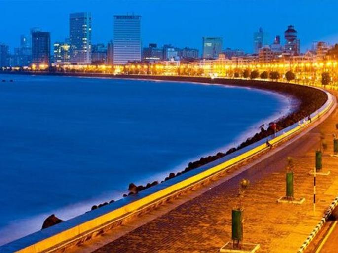 'Light pollution' occurs in the Marine Drive area; The intense lights on the seafront poles are hazardous | मरिन ड्राइव्ह परिसरात होतेय ‘प्रकाश प्रदूषण’; समुद्रकिना-यालगतच्या खांबांवरील प्रखर दिवे धोकादाक