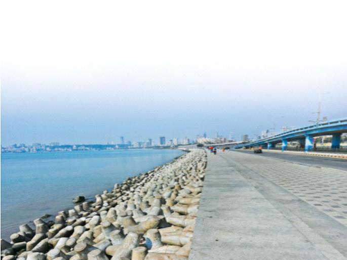 Marine Drive gets 'M40' tetrapods' cover, municipal corporation takes measures to prevent erosion | मरिन ड्राइव्हला ‘एम ४०’ टेट्रापॉड्सचे कवच, धूप रोखण्यासाठी महापालिकेची उपाययोजना