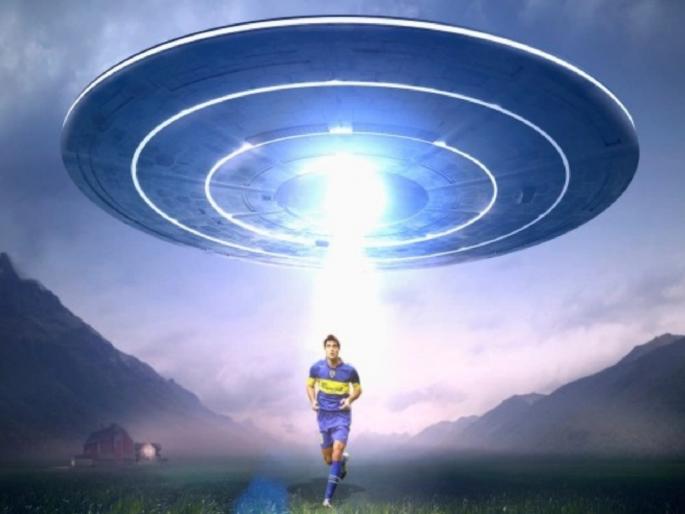 Football ace Guillermo Marino claims he was abducted by ALIENS in best ever excuse for missing training | बाबो; अर्जेंटिनाच्या फुटबॉलपटूचे 'एलियन'नं केलेलं अपहरण; खेळाडूचा धक्कादायक दावा