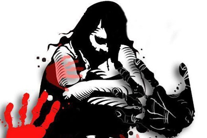 The 'she' needs justice; Solapurkar is angry; Take drastic action! | ‘ती’ ला न्याय हवा; सोलापूरकर संतापले; कठोर कारवाई करा !