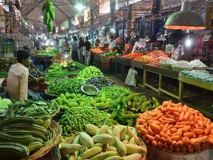 Coronavirus society in virar permits entry of vegetable seller in premises to avoid going out amid lockdown kkg | CoronaVirus: आयडियाची कल्पना! संसर्ग टाळण्यासाठी सोसायटीनं शोधला अनोखा मार्ग Coronavirus society in virar permits entry of vegetable seller in premises to avoid going out amid lockdown kkg | CoronaVirus: आयडियाची कल्पना! संसर्ग टाळण्यासाठी सोसायटीनं शोधला अनोखा मार्ग