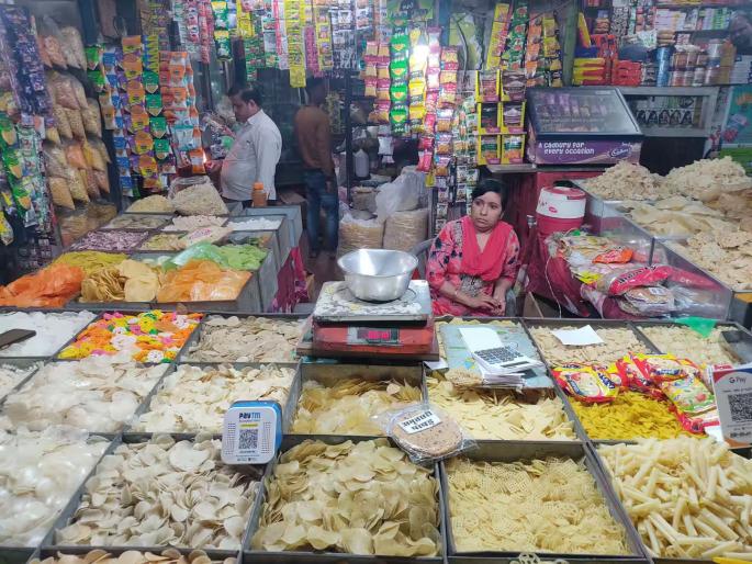 Due to lack of time and space, papads and various spices are being purchased directly from the market. | वेळ, जागेच्या अभावामुळे पापड, कुरड्या, विविध मसाल्यांची थेट बाजारातूनच होतेय खरेदी Due to lack of time and space, papads and various spices are being purchased directly from the market. | वेळ, जागेच्या अभावामुळे पापड, कुरड्या, विविध मसाल्यांची थेट बाजारातूनच होतेय खरेदी