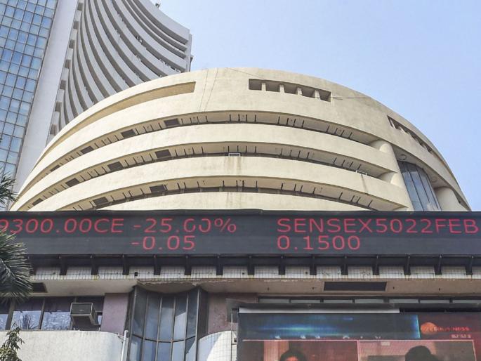 bse sensex nse nifty closes in red after profit booking reliance titan sun pharma shares pushes market cap at record high | सेन्सेक्स-निफ्टी घसरणीसह बंद; रिलायन्सच्या तेजीमुळे मार्केट कॅप विक्रमी उच्चांकावर; या सेक्टरचे भाव वधारले