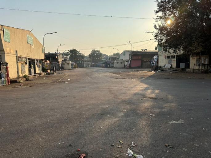 marketyard A strict shutdown by the business class to support the Maratha movement | मार्केटयार्डात शुकशुकाट; मराठा आंदोलनाला पाठिंबा देण्यासाठी व्यापारी वर्गाकडून कडकडीत बंद marketyard A strict shutdown by the business class to support the Maratha movement | मार्केटयार्डात शुकशुकाट; मराठा आंदोलनाला पाठिंबा देण्यासाठी व्यापारी वर्गाकडून कडकडीत बंद