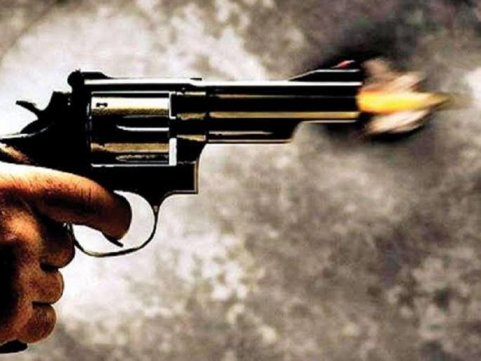 28 lakh cash was looted by shooting in the market yard in the city of Pune in broad daylight | पुणे शहरात दिवसाढवळ्या गोळीबार करून 28 लाखांची रोकड लुटली 28 lakh cash was looted by shooting in the market yard in the city of Pune in broad daylight | पुणे शहरात दिवसाढवळ्या गोळीबार करून 28 लाखांची रोकड लुटली