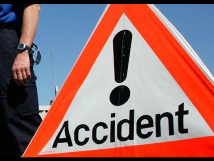 Two wheelers of a container, a woman were killed on the spot, and two injured | सोलापूरात कंटेनरची दुचाकीला धडक, महिला जागीच ठार, दोघे जखमी Two wheelers of a container, a woman were killed on the spot, and two injured | सोलापूरात कंटेनरची दुचाकीला धडक, महिला जागीच ठार, दोघे जखमी