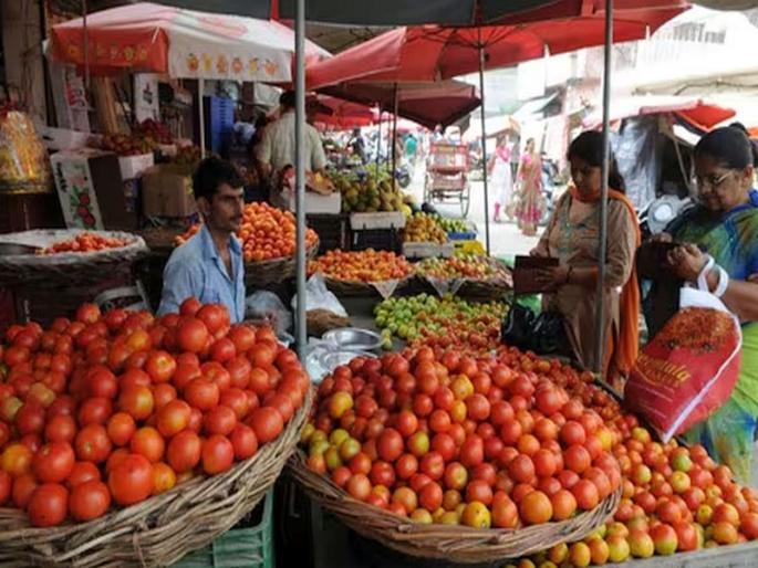 Shortage of tomatoes in the state, tomatoes high price hike | राज्यात टोमॅटोचा तुटवडा, उच्चांकी दरवाढीने टोमॅटो ‘लालेलाल’