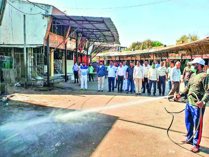 stop the business of worth Rs 8 crore in the Market Yard closed on Sunday due to Corona | कोरोनाच्या पार्श्वभूमीवर मार्केट यार्ड बंदने रविवारी ८ कोटींचा व्यापार ठप्प