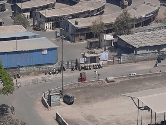 Corona virus : Citizens will not get vegetables due to inactive administration | Corona virus : मार्केटयार्ड पुढील आदेश येईपर्यंत राहणार 'लॉक'च; प्रशासनाच्या निष्क्रिय कारभाराचा फटका Corona virus : Citizens will not get vegetables due to inactive administration | Corona virus : मार्केटयार्ड पुढील आदेश येईपर्यंत राहणार 'लॉक'च; प्रशासनाच्या निष्क्रिय कारभाराचा फटका